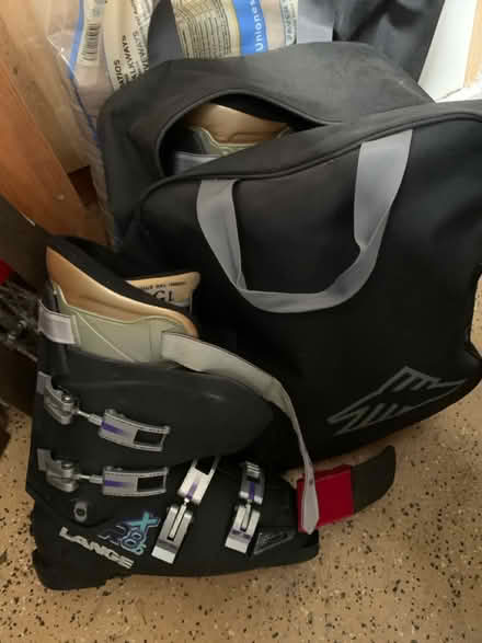 Photo of free Woman’s ski gear (Elmhurst (Elmhurst (Rt 83 & St. Charles)) #1