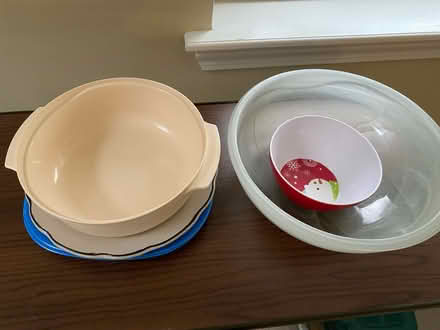 Photo of free Assorted Bowls and Plates (Nr Fresh Pond & Mt Auburn Cem.) #2