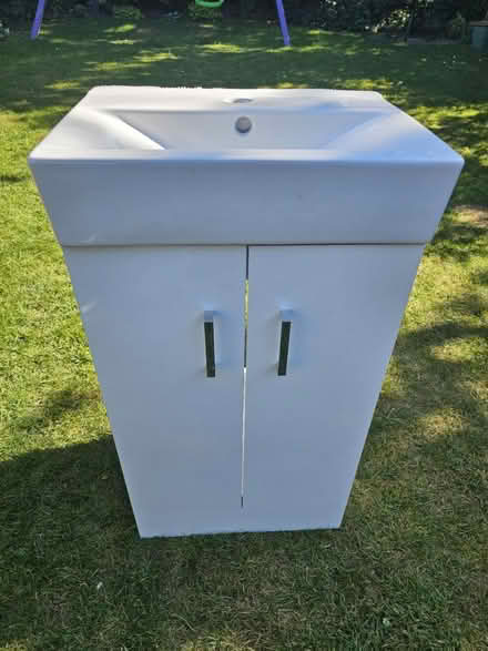 Photo of free Bathroom Basin and/or Vanity unit (TW17 Shepperton) #3