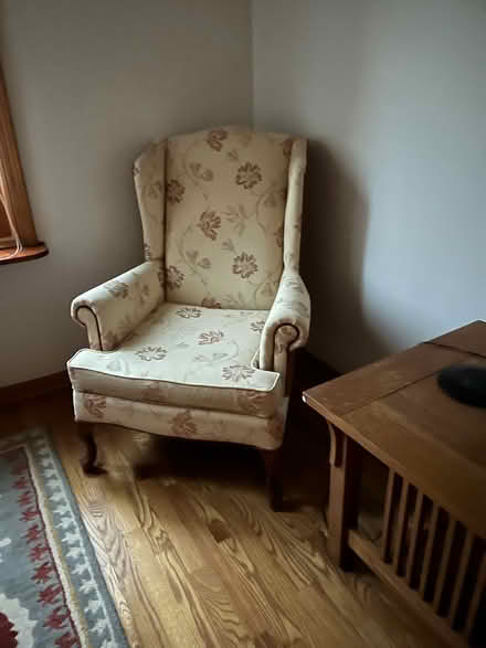 Photo of free living room furniture (Bolingbrook - Rt 53) #4