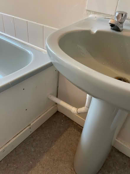 Photo of free Bathroom suite (G36na) #1