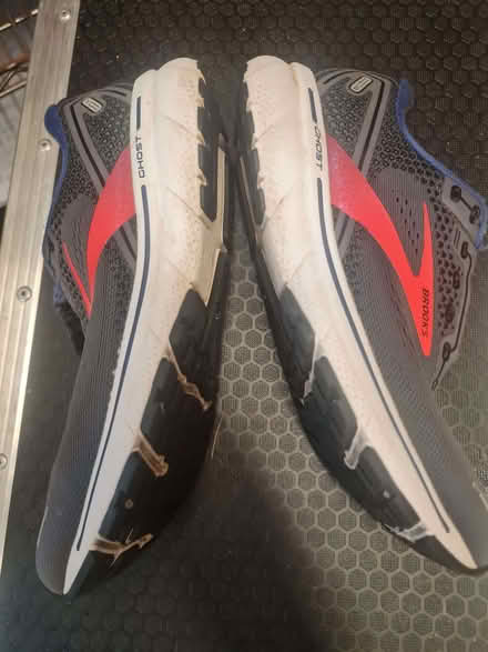 Photo of free Women's Brooks Ghost trainers size 7 (Marsh LA1) #3