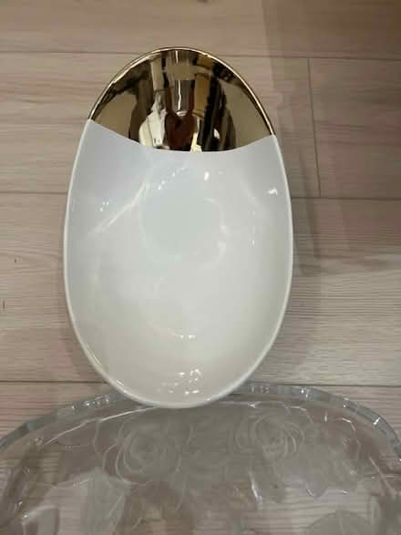 Photo of free oval bowl with gold area (Golden Triangle) #1