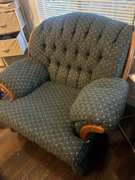 Photo of free Green chair (Alameda) #3