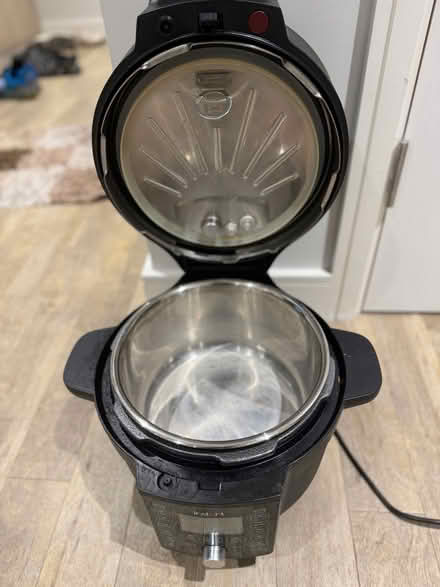 Photo of free Instant pot (South Lambeth SW8) #2
