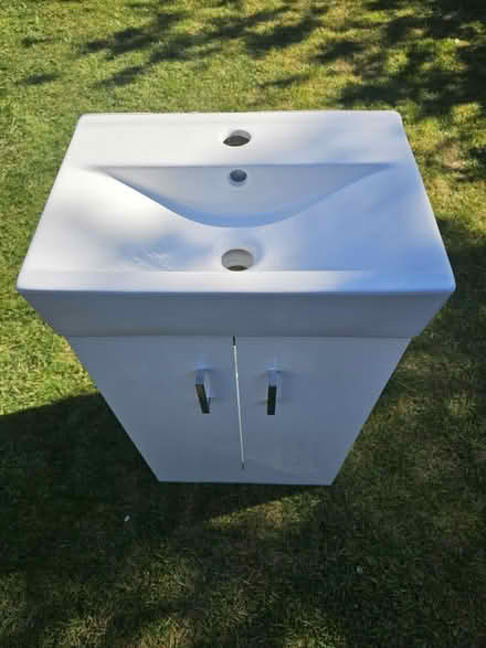 Photo of free Bathroom Basin and/or Vanity unit (TW17 Shepperton) #1
