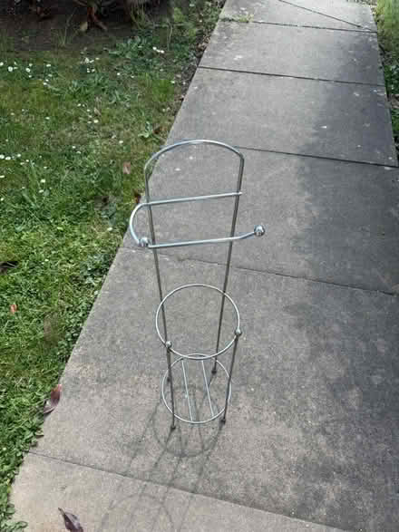 Photo of free toilet roll holder (GL3) #1