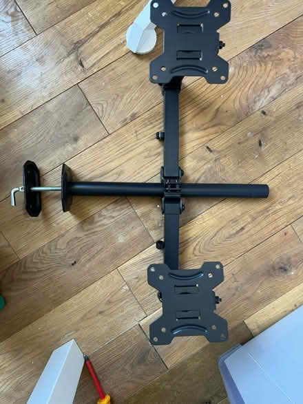 Photo of free Dual VESA monitor mount (SE20 8) #1
