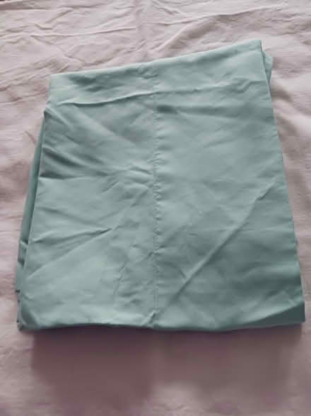 Photo of free misc linens (60th cedar ave 19143) #1
