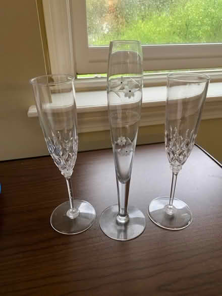 Photo of free Bud vase, flutes (Nr Fresh Pond & Mt Auburn Cem.) #1