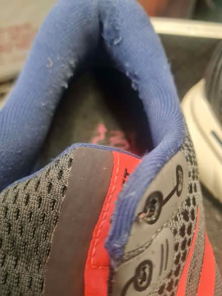 Photo of free Women's Brooks Ghost trainers size 7 (Marsh LA1) #4