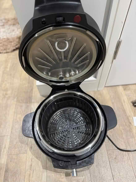 Photo of free Instant pot (South Lambeth SW8) #4
