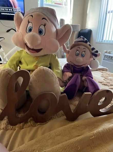 Photo of free Dopey and love wall sign (Hallandale Beach Blvd and US1) #1