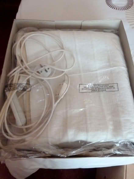 Photo of free Electric fleecy underblanket for Double bed. (Cronkinson Farm CW5) #3
