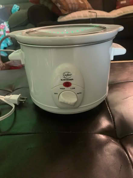 Photo of free Small crock pot (Laurel Maryland 20708) #1