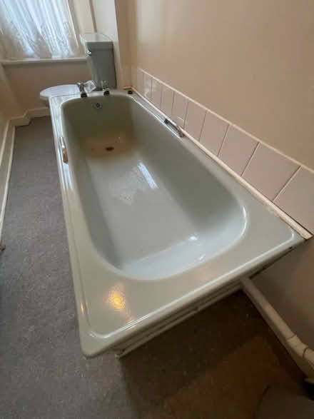 Photo of free Bathroom suite (G36na) #4