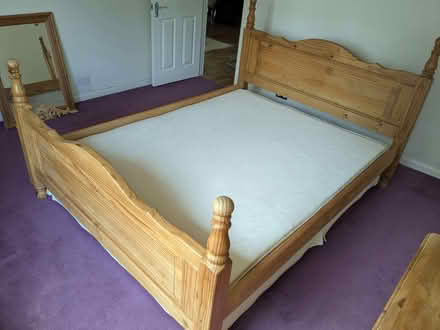 Photo of free 5' wide bed (Bedmond WD4) #1