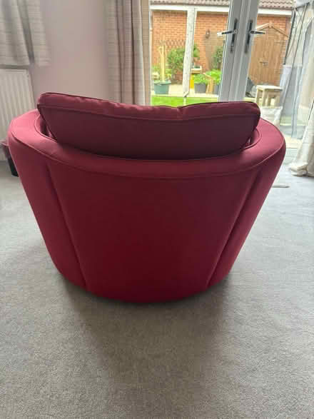 Photo of free Cuddle chair (Ox11) #3