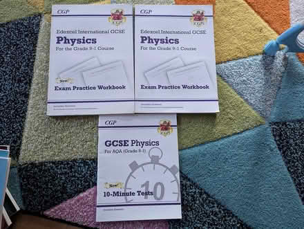 Photo of free Physics gcse books (Brentford TW8) #1