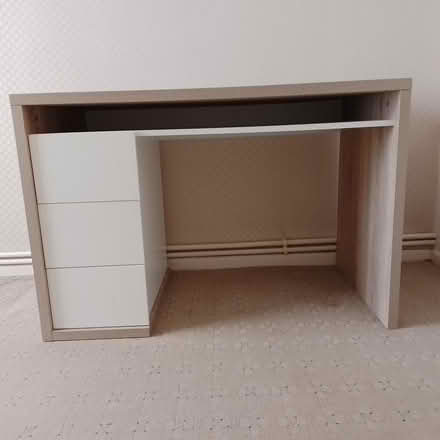 Photo of free desk (YO10 Hull Road area) #1
