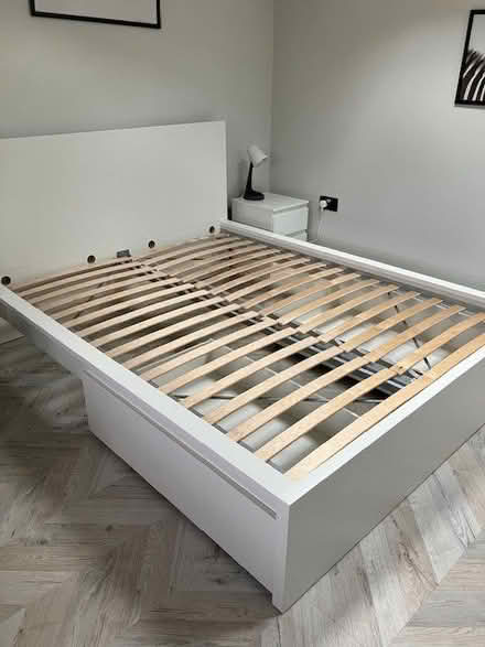 Photo of free King size bed and two bedside tables with lamps (Stamford) #1