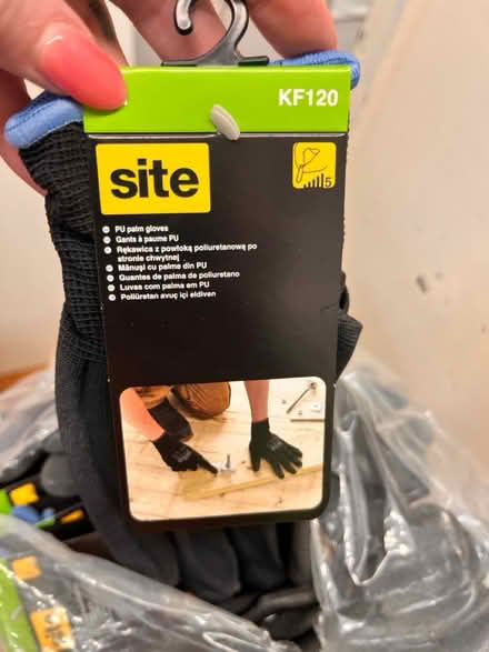 Photo of free SITE gloves (Marina StLeonards TN38) #2