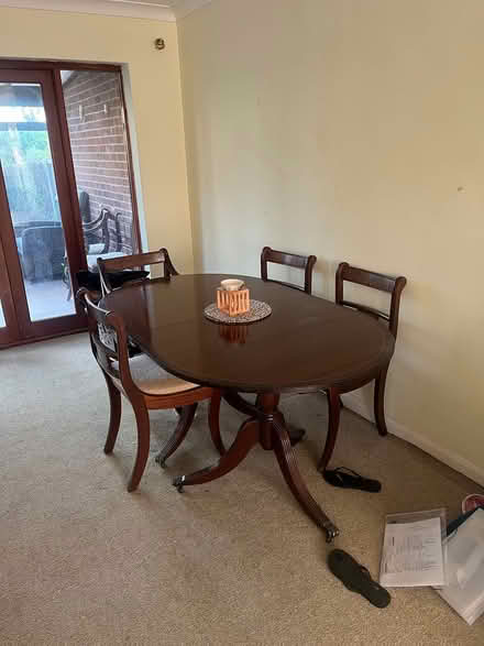 Photo of free Dining table and 6 chairs (CM11) #1