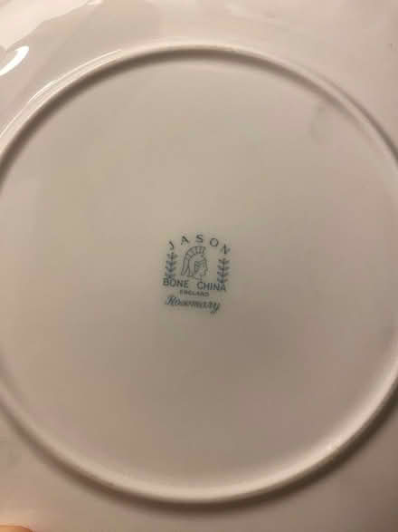 Photo of free Pretty white and pink plate (BT9) #2