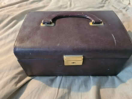 Photo of free Good Quality Jewellery Box (Mongewell, Wallingford) #4