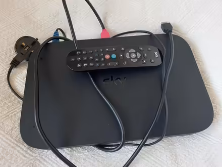 Photo of free sky q box & handset (Bridport (Bradpole)) #1
