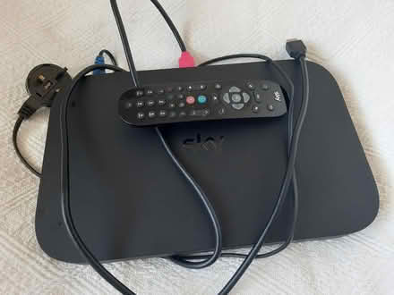 Photo of free sky q box & handset (Bridport (Bradpole)) #1