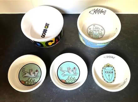 Photo of free Cat bowls and combs/brushes (Wedgwood) #1