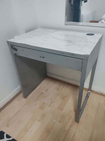 Photo of free Grey desk (North Kensington W10) #3