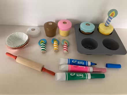 Photo of free toy cupcake set(s) (Spring Hill, Somerville) #1