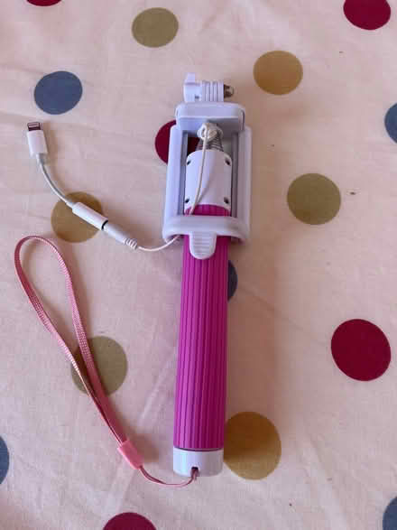 Photo of free Selfie stick for phones including iphone (AB25) #1