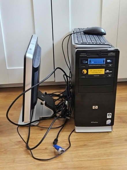 Photo of free HP Pavilion desktop with monitor (CV6) #1
