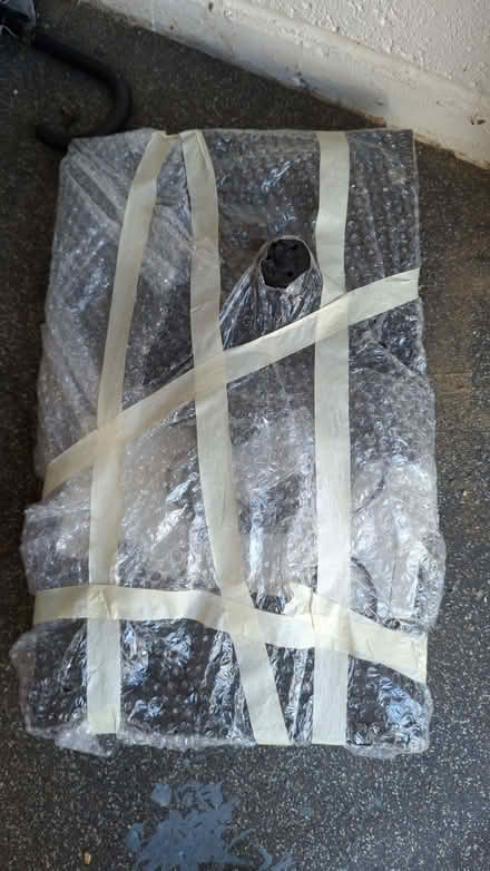 Photo of free Small Samsung TV with wall mount (Osney OX2) #1
