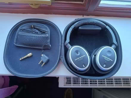 Photo of free Noise-cancelling headphones (not fully working) (New Marston OX3) #1