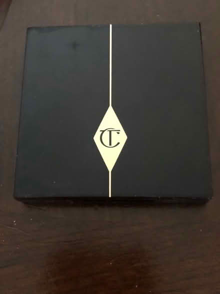 Photo of free Charlotte Tilbury Eyeshadow Palette (Strawberry Hill TW1) #3