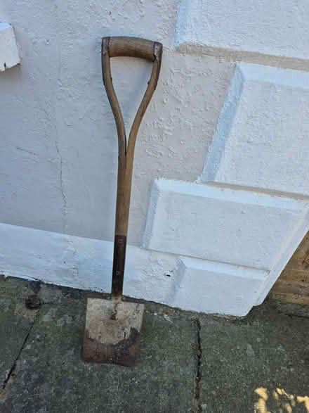 Photo of free Garden spade (Teddington TW11) #1