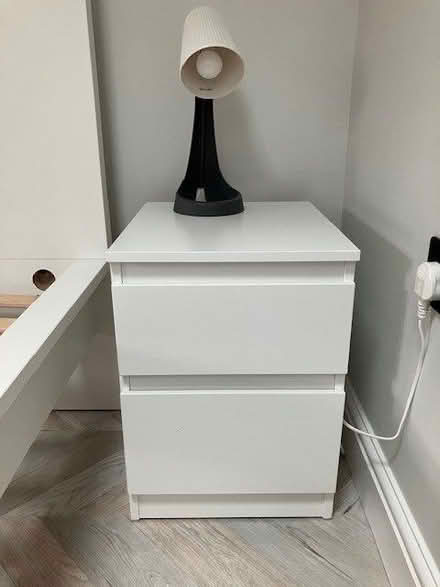 Photo of free King size bed and two bedside tables with lamps (Stamford) #3