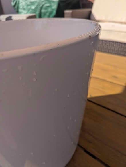 Photo of free Large white ceramic plant pot (Raynes Park SW20) #3