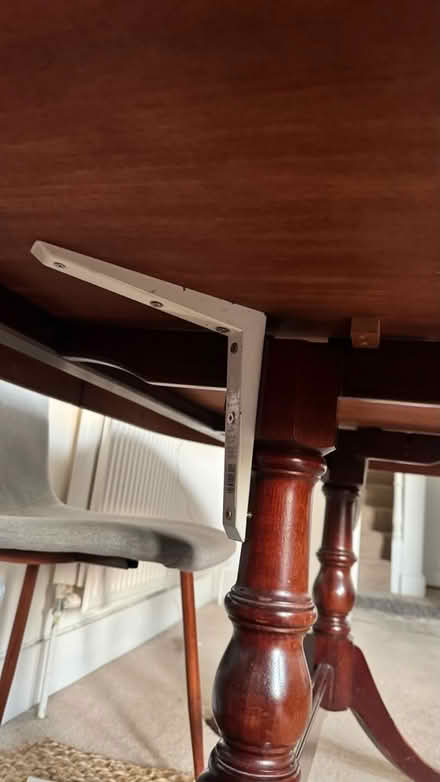 Photo of free Wooden table (Wandsworth SW18) #4