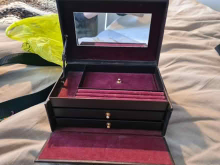 Photo of free Good Quality Jewellery Box (Mongewell, Wallingford) #1