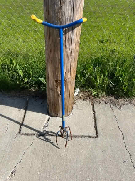 Photo of free Garden Claw (East Garfield Park Chicago) #2
