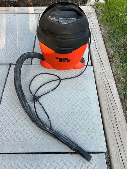 Photo of free Shop vac (L5L 5P5) #4