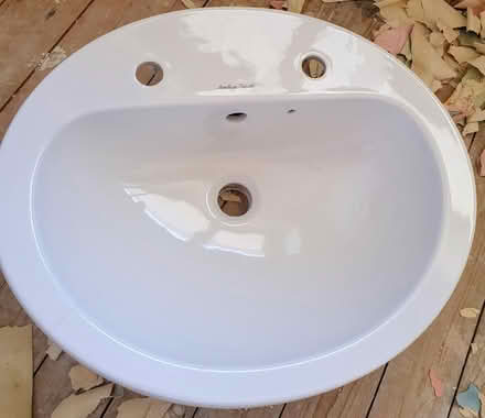Photo of free Armitage Shanks Orbit 21 Basin. (Highfield HP2) #1