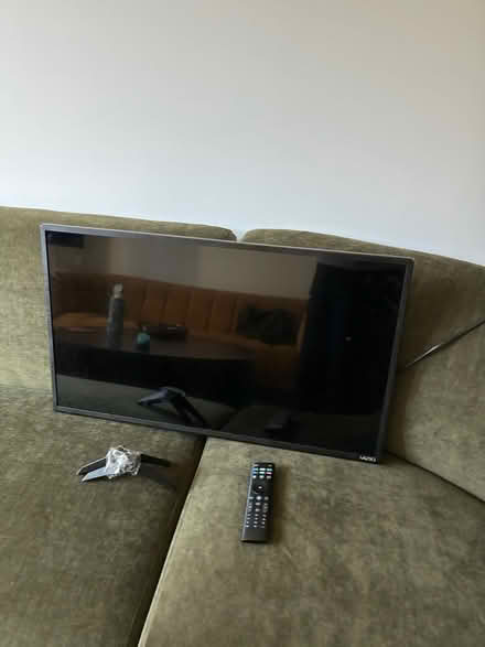 Photo of free 32 inch Vizio TV with remote (Windsor Terrace) #2