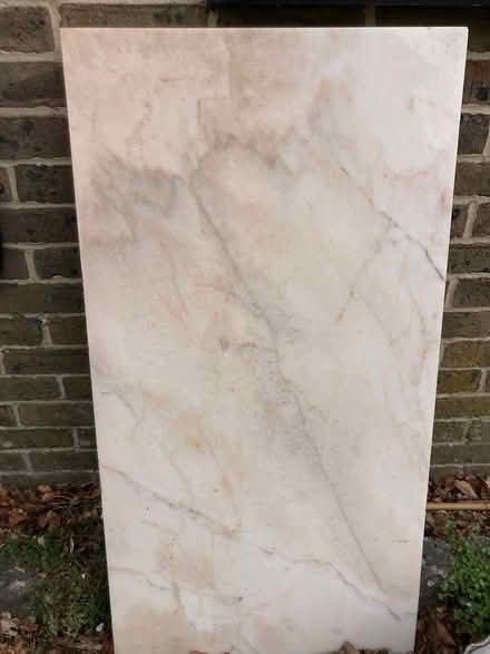 Photo of free Mantelpiece, marble surround (SO22) #1