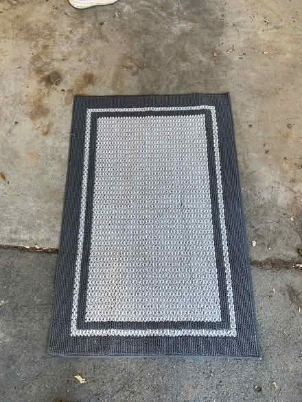 Photo of free 2 bath mats (Woodside near Town) #1